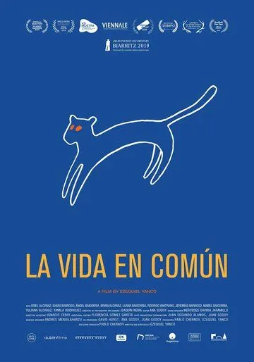 Постер: Жизнь в общине / La vida en común (2019)